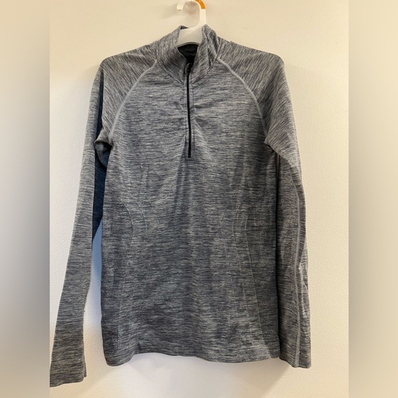 Alphalete Quarter Zip - Picture 1 of 10